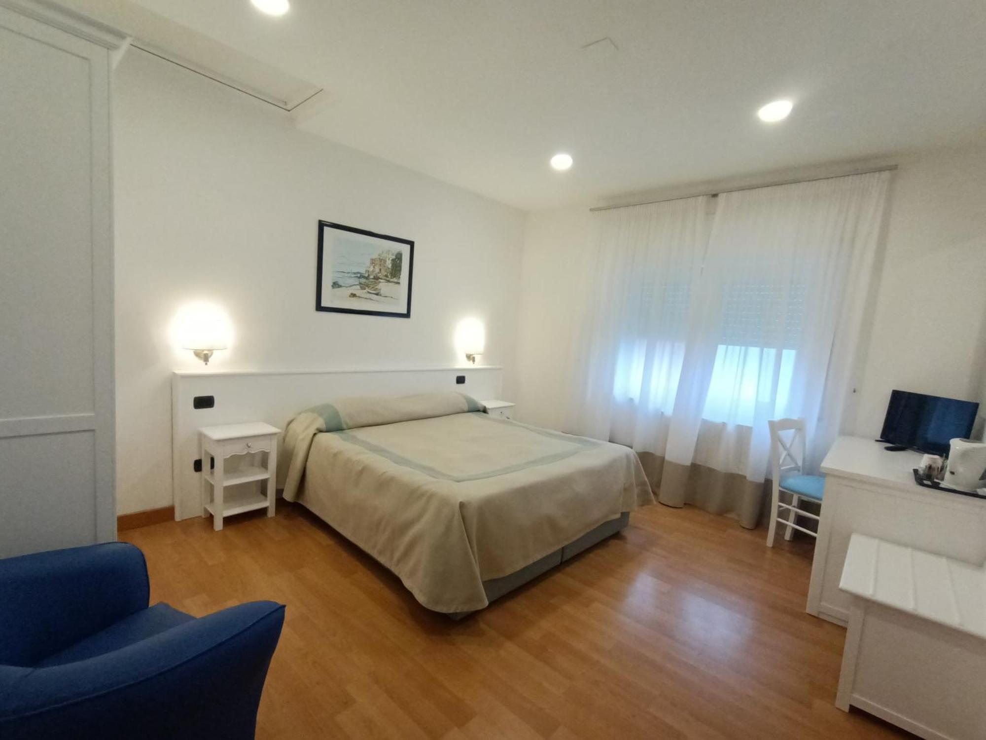 Hotel L'Isola Santa Marinella Buitenkant foto