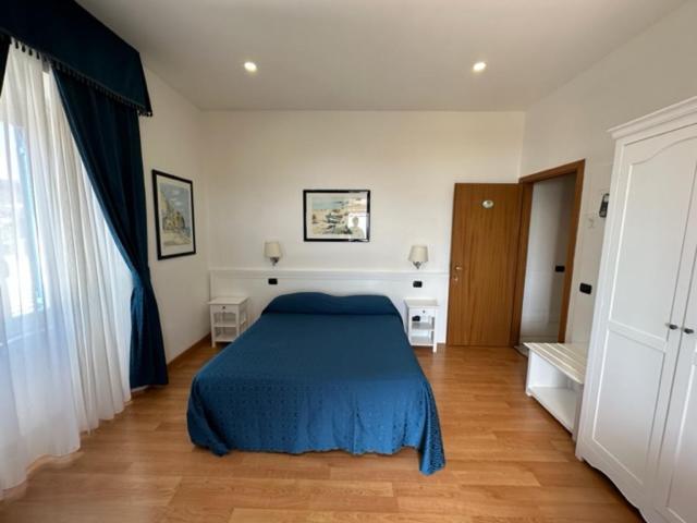 Hotel L'Isola Santa Marinella Buitenkant foto