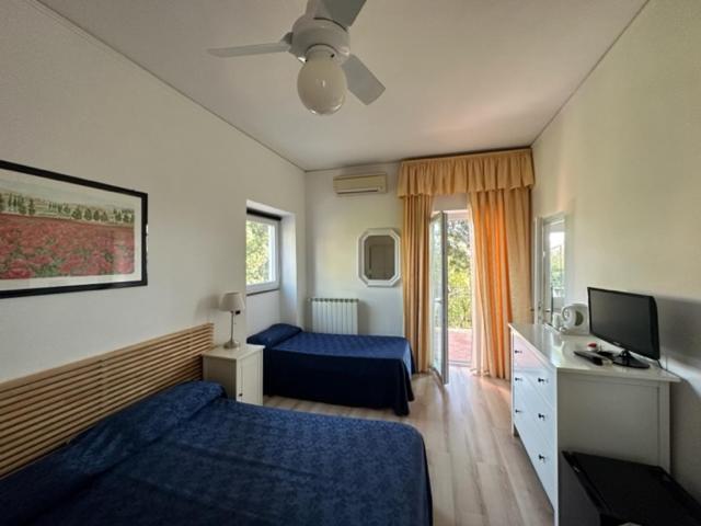 Hotel L'Isola Santa Marinella Buitenkant foto