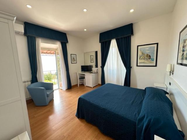 Hotel L'Isola Santa Marinella Buitenkant foto